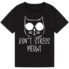 Lade das Bild in den Galerie-Viewer, Stylish Cat Tee – Cozy Fit
