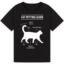 Lade das Bild in den Galerie-Viewer, Chic Cat T-Shirt – For Everyone
