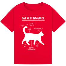 Lade das Bild in den Galerie-Viewer, Chic Cat T-Shirt – For Everyone
