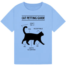Lade das Bild in den Galerie-Viewer, Chic Cat T-Shirt – For Everyone
