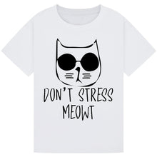 Lade das Bild in den Galerie-Viewer, Stylish Cat Tee – Cozy Fit
