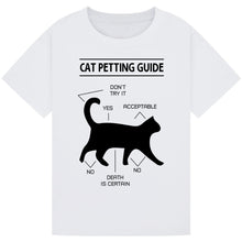 Lade das Bild in den Galerie-Viewer, Chic Cat T-Shirt – For Everyone
