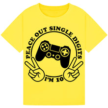 Lade das Bild in den Galerie-Viewer, Peace Out Single Digit I&#39;m 10 Shirt
