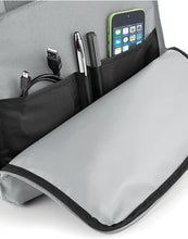 Lade das Bild in den Galerie-Viewer, Twin Handle Roll-Top Backpack
