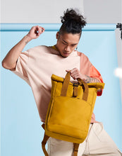 Lade das Bild in den Galerie-Viewer, Twin Handle Roll-Top Backpack
