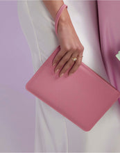 Lade das Bild in den Galerie-Viewer, Boutique Accessory Pouch
