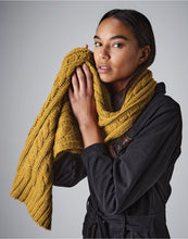 Load image into Gallery viewer, Cable Knit Melange Scarf
