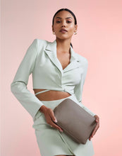 Lade das Bild in den Galerie-Viewer, Boutique Accessory Case
