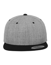 Load image into Gallery viewer, Two Tone Classic Snapback Cap
