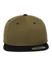 Load image into Gallery viewer, Two Tone Classic Snapback Cap
