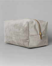 Lade das Bild in den Galerie-Viewer, Velvet Toiletry/Accessory Case
