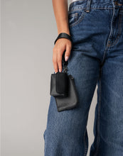 Lade das Bild in den Galerie-Viewer, Boutique Pouch Wristlet
