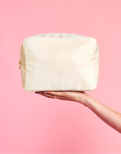 Lade das Bild in den Galerie-Viewer, Sundae Accessory Case
