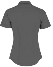 Lade das Bild in den Galerie-Viewer, Tailored Fit Short Sleeve Poplin Shirt

